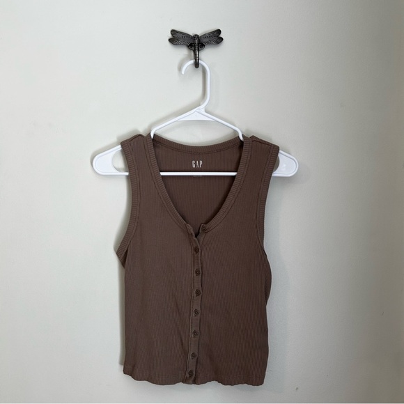 GAP Ribbed Button Front Tank - Picture 2 of 4